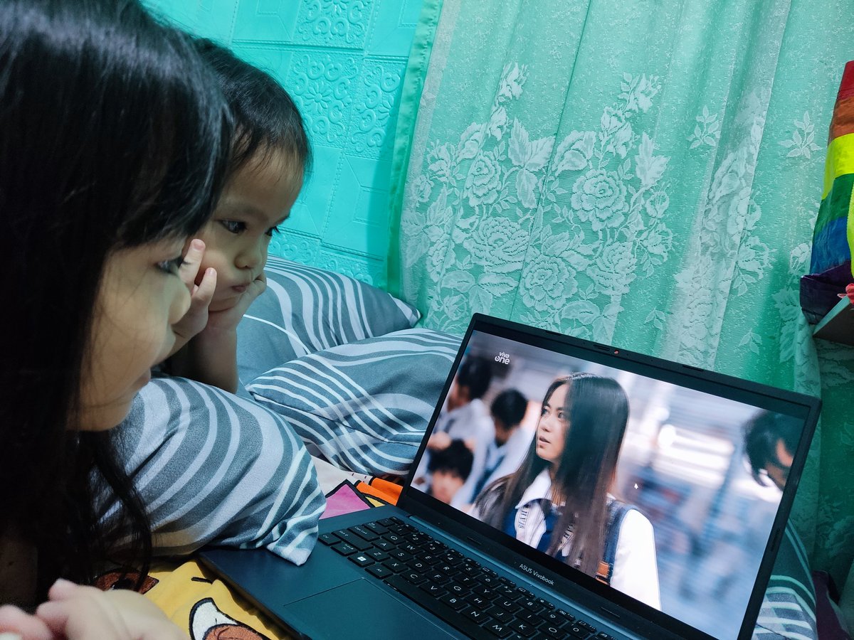 Di pa sila tapos goiz. Fav nila Episode 10, kaya mahigit 10x na rin nila inulit -* ulit yan Hahahahaha 
#AngMutyaNgSectionE