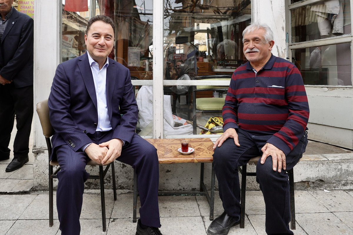 alibabacan's tweet photo. Dün, Çorum Damızlık Sığır Yetiştiricileri Birliği ile Çorum Esnaf ve Sanatkarlar Odaları Birliği’ni ziyaret ettik.

Cuma namazının ardından çarşıda esnafımızla, alışveriş yapan vatandaşlarımızla bir araya geldik.

Bizleri samimiyetle karşılayan herkese teşekkür ediyorum. https://t.co/sPaaBvojXH