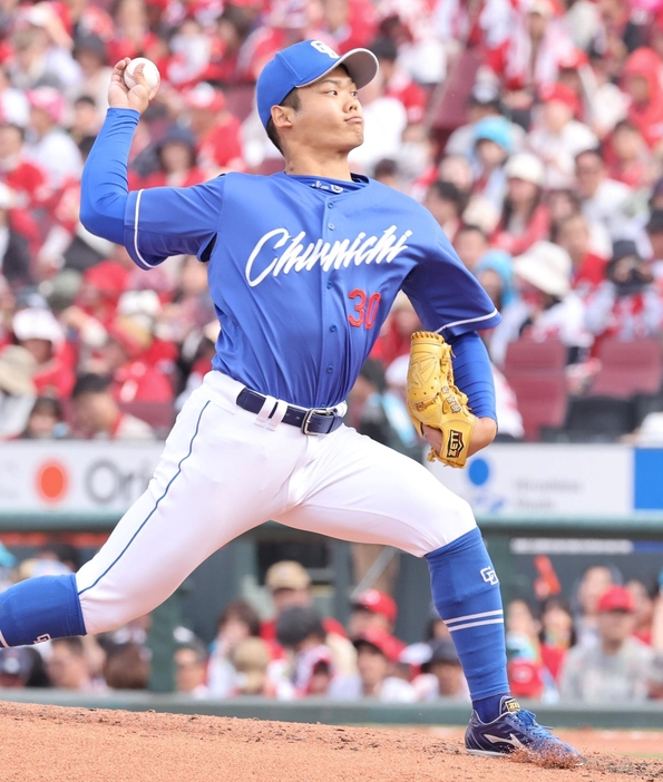 中日・根尾が今季初登板、最速150キロで三者凡退　八回に2番手でマウンドへ（デイリースポーツ）-Yahoo!ニュース news.yahoo.co.jp/articles/29d9a…

「広島－中日」（3日、マツダスタジアム）
中日・根尾が0－2の八回、2番手でマウンドに上がり今季初登板。三者凡退に抑えた。