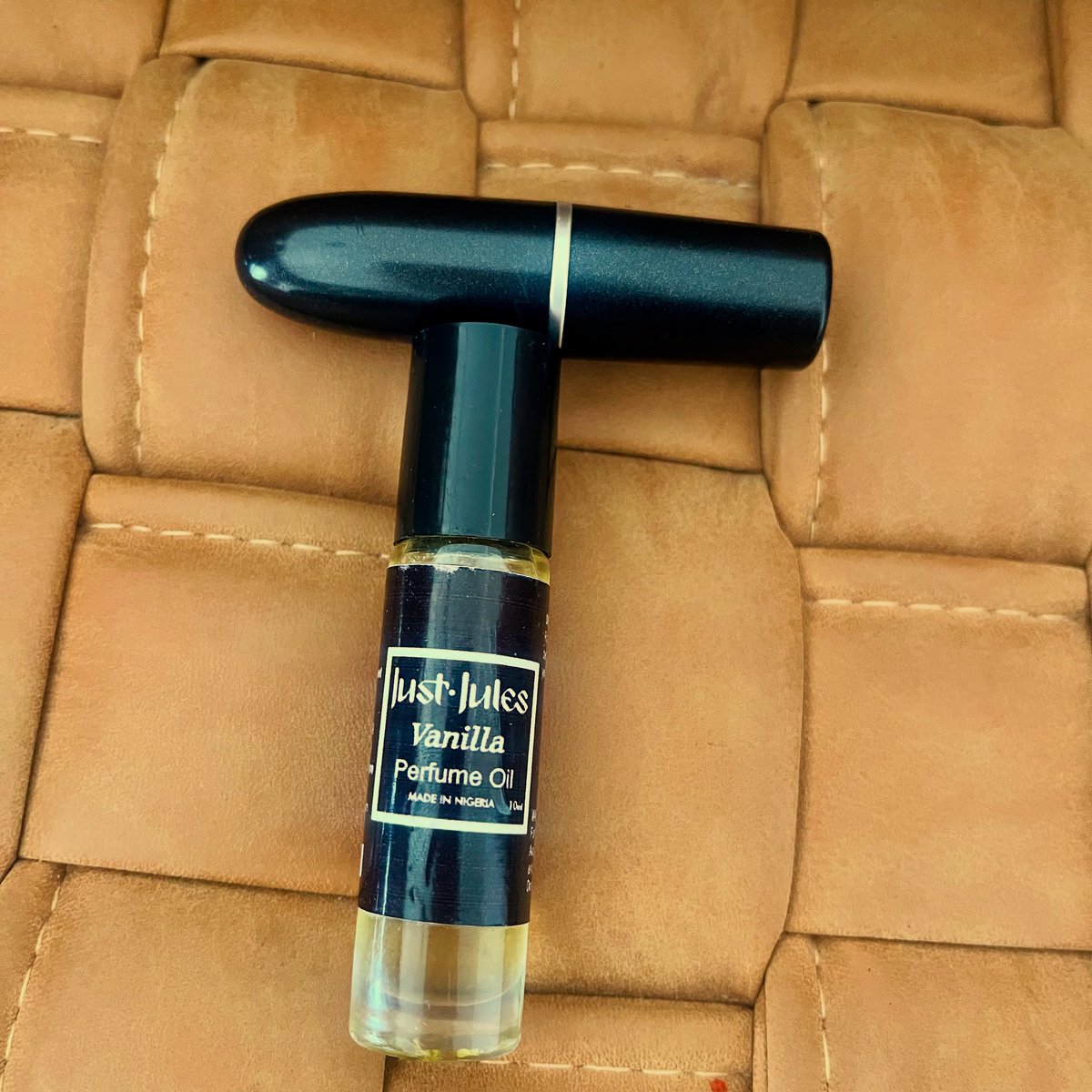 Le weekend with our warm Vanilla Perfume Oil and Ruby Woo <a href="/maccosmetics/">M•A•C Cosmetics</a> lipstick 💄 #justjules #vanilla #perfume #oil #rubywoo #lipstick #maccosmetics #weekend #vibes #scent #beauty #skincare #makeup