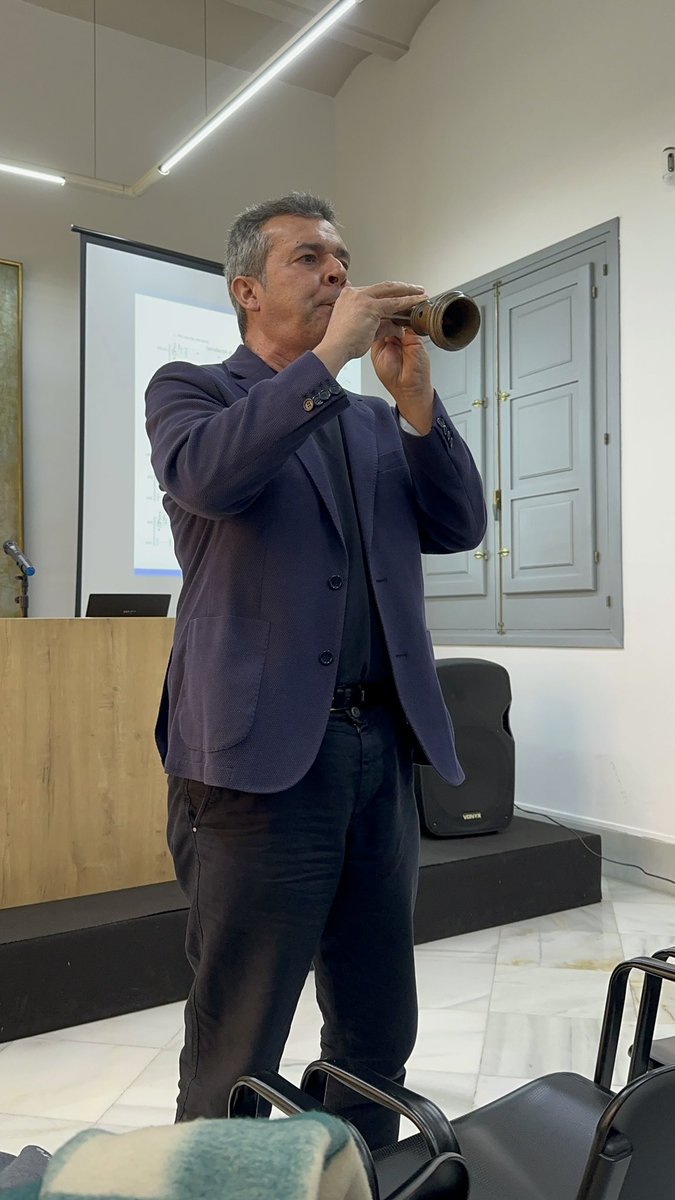 Emili Samper (@emilisamper) on Twitter photo Seguim amb <a href="/XarxaGeoLit/">GeografiesLiteràries</a> a Xàtiva! Sessió de cançó i educació amb Víctor Camarasa, Amparo Rico i <a href="/joanborj/">Joan Borja</a> (actuació musical exclusiva inclosa) 🙌🏻 Seguim amb <a href="/XarxaGeoLit/">GeografiesLiteràries</a> a Xàtiva! Sessió de cançó i educació amb Víctor Camarasa, Amparo Rico i <a href="/joanborj/">Joan Borja</a> (actuació musical exclusiva inclosa) 🙌🏻
