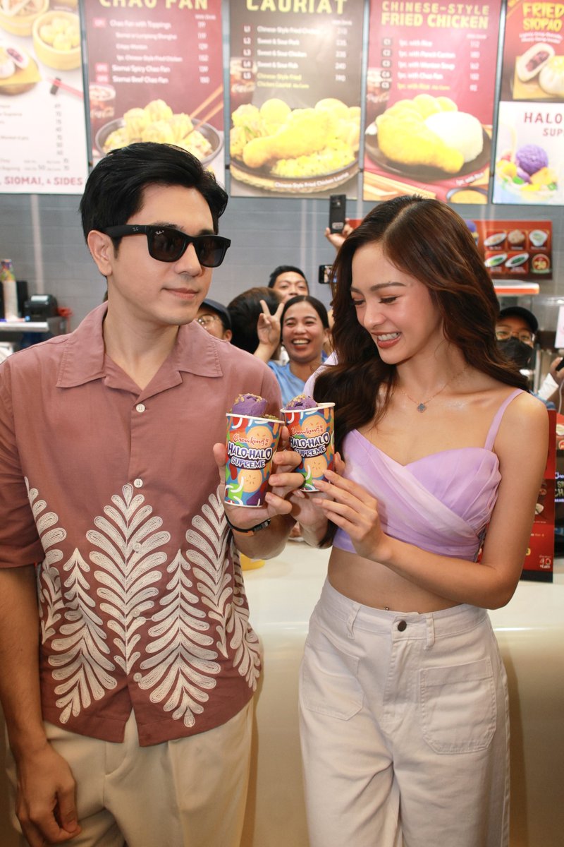 Chowking Halo-Halo Land is now in SM Seaside City Cebu with Kim &amp; Paulo! 🥰

Watch LIVE: facebook.com/share/v/1AaJNc…

#SarapKaSummerNgChowking