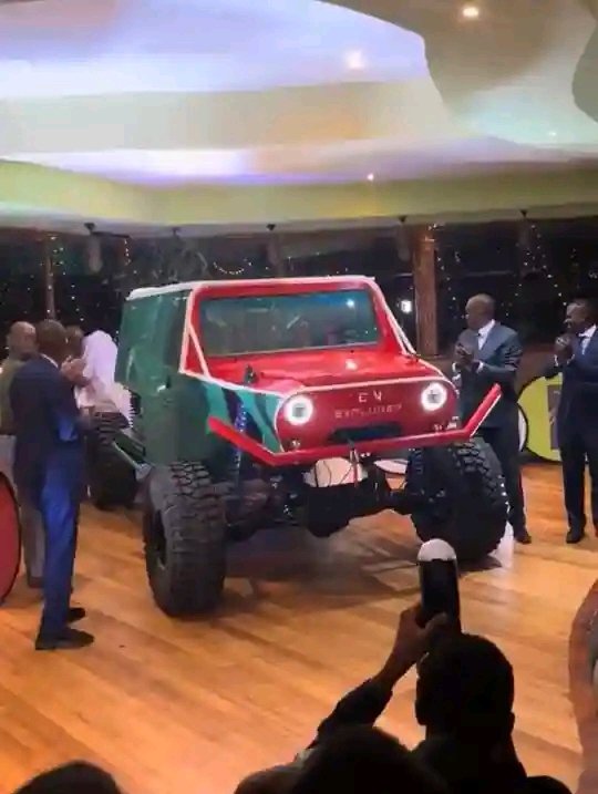 Itsmedlife's tweet photo. @amerix The most kenyan invention 🇰🇪 we are proud of it. https://t.co/YO2e694i5v
