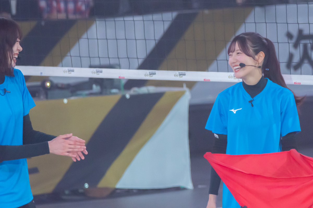 Khronos_Chronus's tweet image. 2025/05/02（金）
日向坂バレー部 公開練習！①
髙橋未来虹さん

撮影できるかも？と望みをかけつつ、一目見たくてチケット購入！

みくにんは、めっちゃスラっとしてて、ひなちゃんと笑いあってた😁
感想などもしっかりと話してて流石でした👏
#日向坂46
#日向坂バレー部
#髙橋未来虹
#河田陽菜