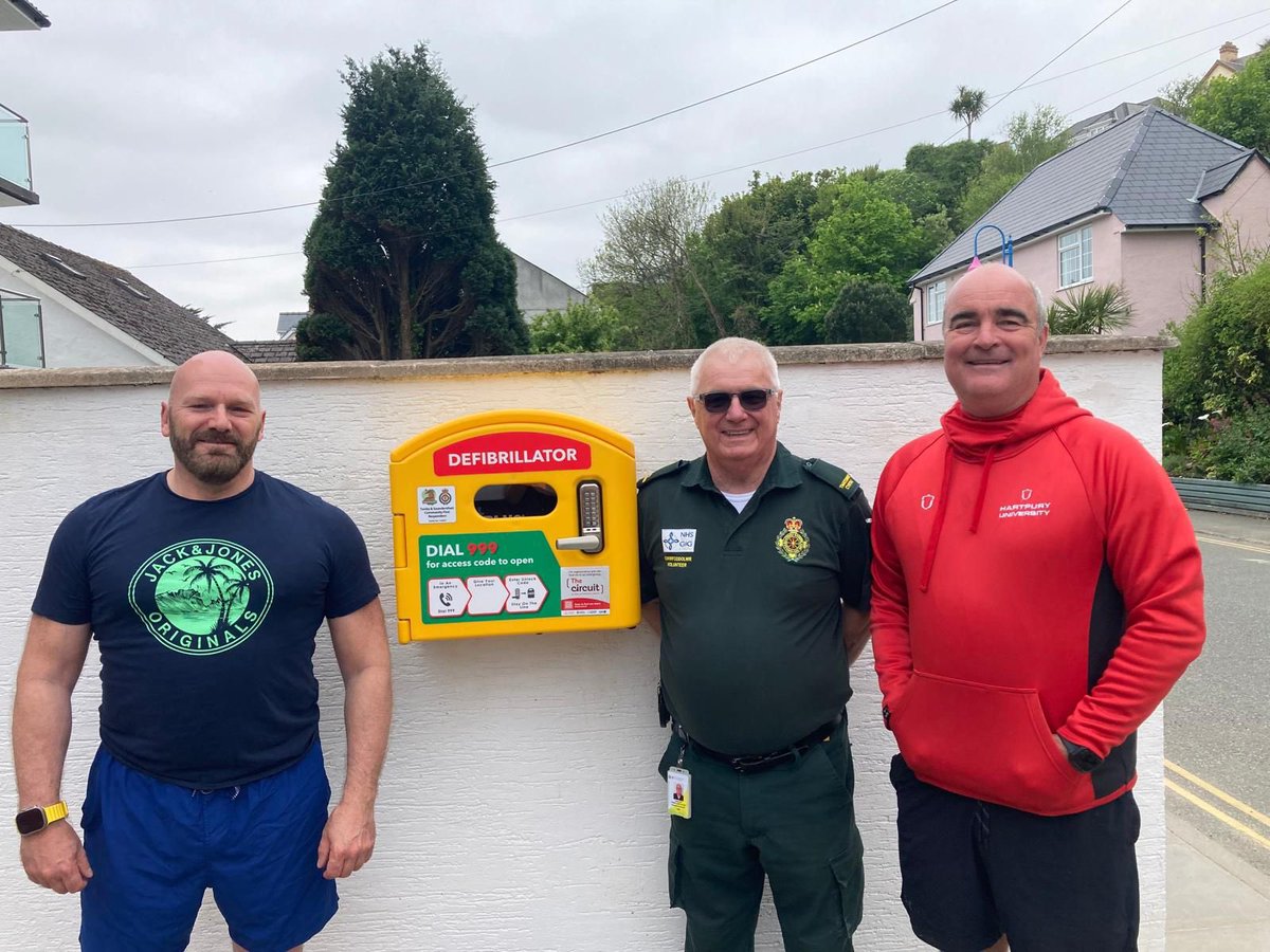 3Strandways's tweet photo. 👏👏👏 We’ve fitted an AED debrillator to make sure there is coverage at our end of the beach.  Well done John and Chris.  ❤️‍🩹. #Saundersfoot #SaveLives https://t.co/EU8Op9T0zz