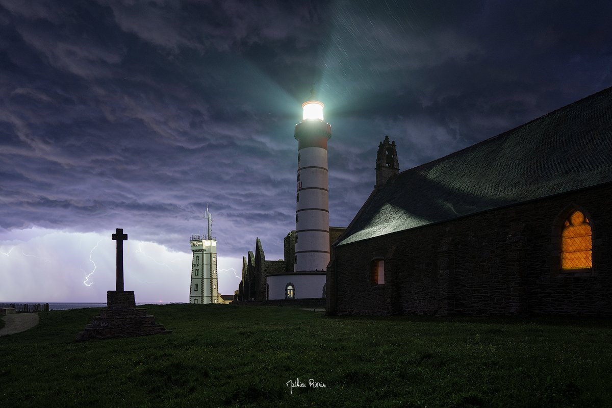 mathieurivrin's tweet image. 𝑪𝑶𝑼𝑷 𝑫𝑬 𝑭𝑶𝑼𝑫𝑹𝑬 𝑺𝑼𝑹 𝑳𝑨 𝑩𝑹𝑬𝑻𝑨𝑮𝑵𝑬 - 03 Mai 2025
De la Pointe Saint-Mathieu au le Conquet.
#bretagne #orage #finistere