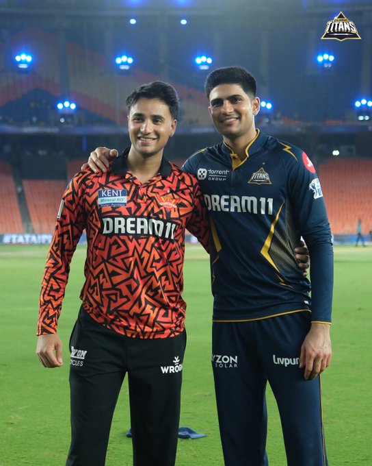 From Punjab to the pitch - dono ne dil hi dil jeete hai 💙🧡 📹 Credits: Twitter/gujarat_titans