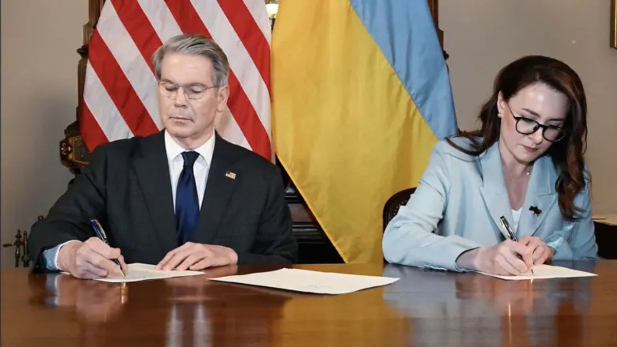 Dariusz Rosiak (@dariuszrosiak) on Twitter photo Umowa 🇺🇸🇺🇦 o surowcach (Zbigniew Parafianowicz), Czy będzie wojna 🇮🇳🇵🇰? <a href="/PKugiel/">Patryk Kugiel</a> wybory w 🇷🇴<a href="/PiotrOlexy/">Piotr Oleksy</a> Co widać z kosmosu <a href="/MarcinZyla/">Marcin Żyła</a> <a href="/rmodrzewski/">Rafal Modrzewski</a> Warszawski Zieleniak - życie w miejscu kaźni?
Raport o stanie świata: raportostanieswiata.pl
patronite.pl/DariuszRosiak Umowa 🇺🇸🇺🇦 o surowcach (Zbigniew Parafianowicz), Czy będzie wojna 🇮🇳🇵🇰? <a href="/PKugiel/">Patryk Kugiel</a> wybory w 🇷🇴<a href="/PiotrOlexy/">Piotr Oleksy</a> Co widać z kosmosu <a href="/MarcinZyla/">Marcin Żyła</a> <a href="/rmodrzewski/">Rafal Modrzewski</a> Warszawski Zieleniak - życie w miejscu kaźni?
Raport o stanie świata: raportostanieswiata.pl
patronite.pl/DariuszRosiak