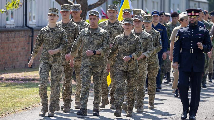 En 2025, Londres va célébrer les 80 ans de la victoire sur le nazisme… en défilant avec les héritiers de ceux qui ont combattu aux côtés de la Wehrmacht.
Les soldats ukrainiens, enfants spirituels de Bandera, seront invités à défiler comme « avant-garde de la liberté ».