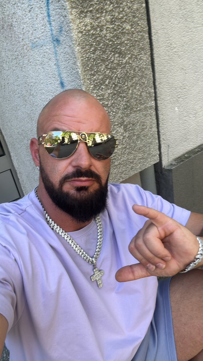 AVE Pat Pitt tweet media