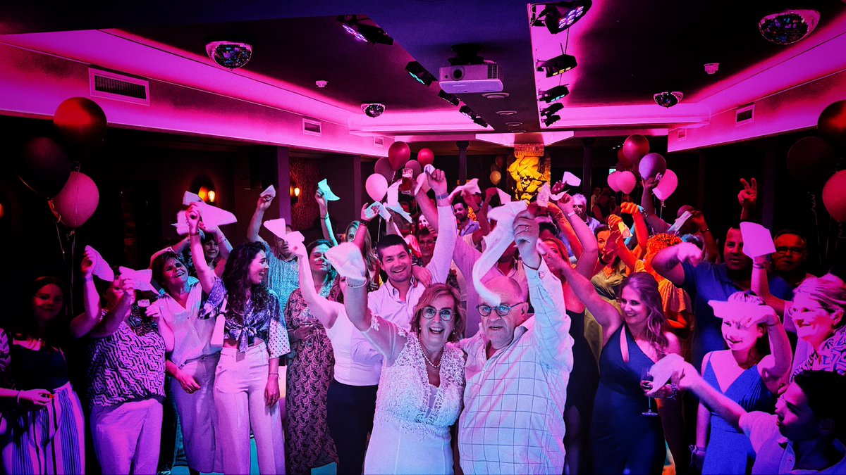 Er zijn van die feestjes…. Top sfeertje @ De Koncurrent 🎉🕺

#gegarandeerdfeest