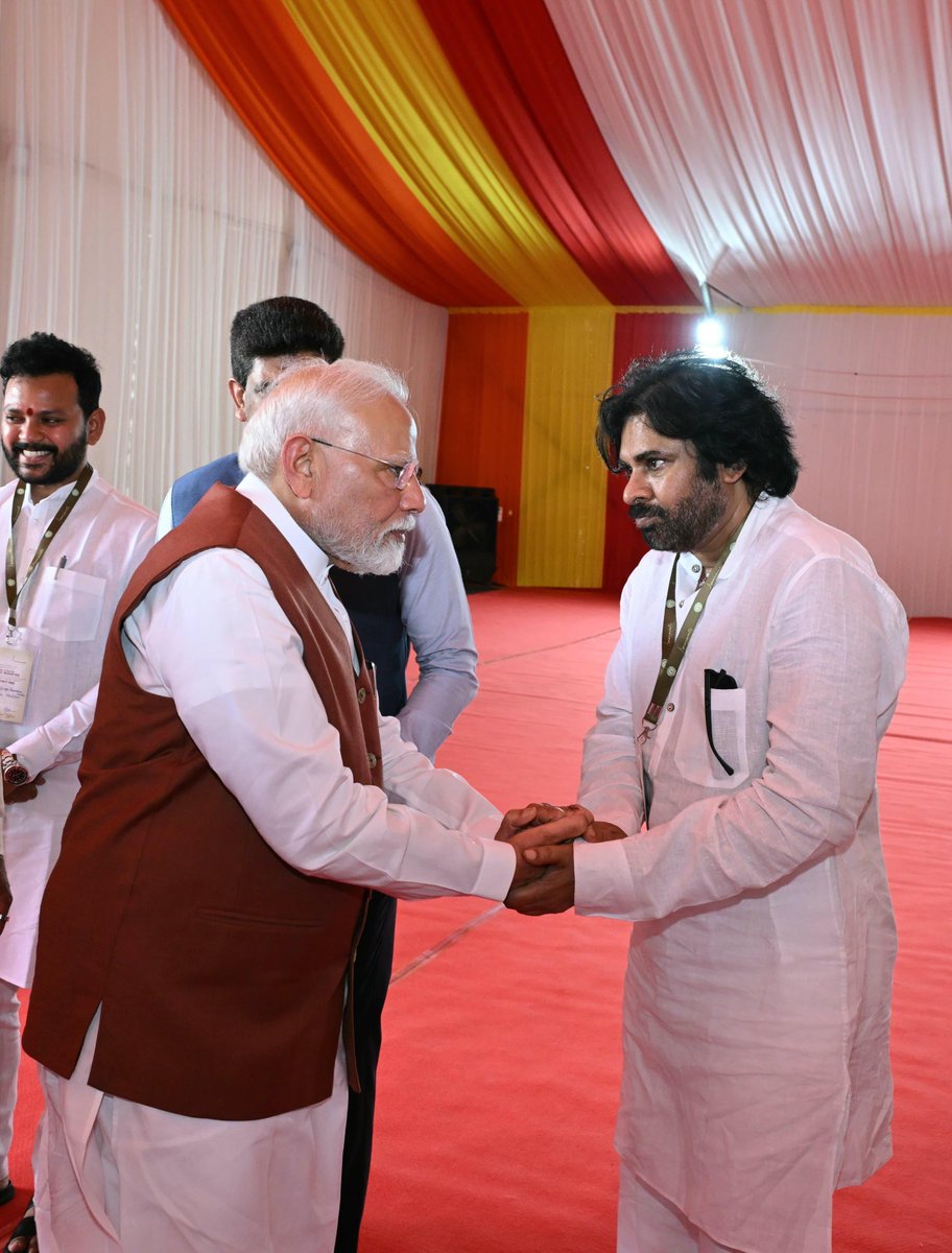 BJYM4Andhra's tweet image. The Bond❤️

#Modi4APDevelopment

#BJYM4Andhra