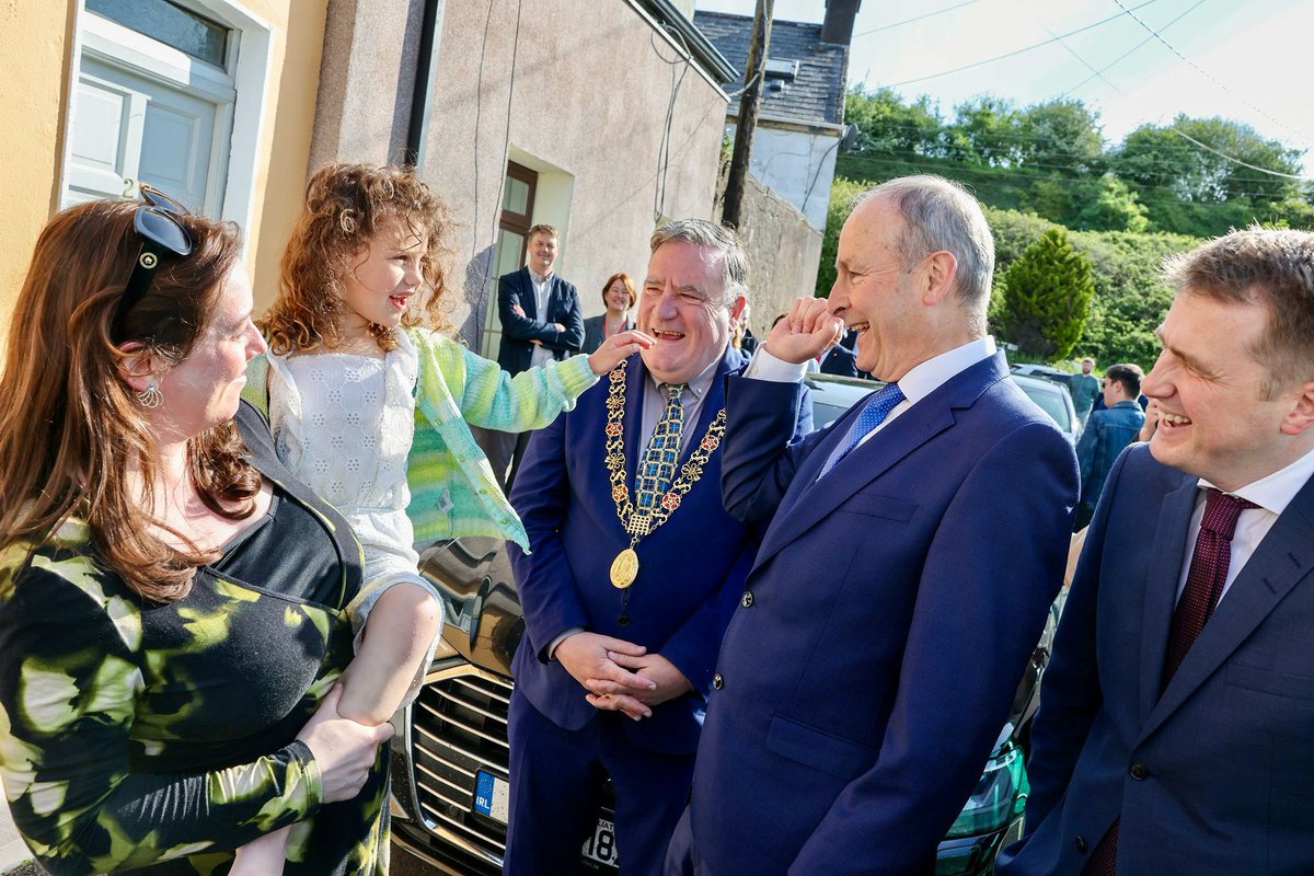 JamesBrowneTD's tweet photo. Thrilled to have been in Blackpool, Cork with the Taoiseach yesterday morning for the opening of new social homes 🏠 and meeting the next generation of kids who will get to grow up here. #Housing #SocialHousing | @RespondHousing @MichealMartinTD @corkcitycouncil https://t.co/1Sho2HLO0r