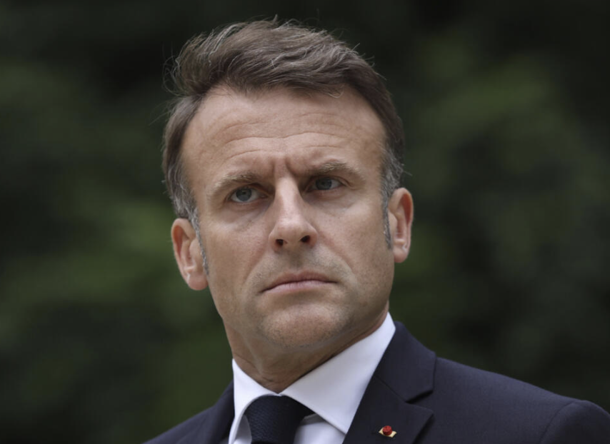 ‼️un'altro DEMOCRATICO... questa storiella oggi la potete trovare anche su altri giornali italiani...

Macron è sospettato di aver tentato di influenzare l'elezione del Papa e di promuovere "il suo" candidato al trono attraverso i legami con il movimento di Sant'Egidio, scrive Le