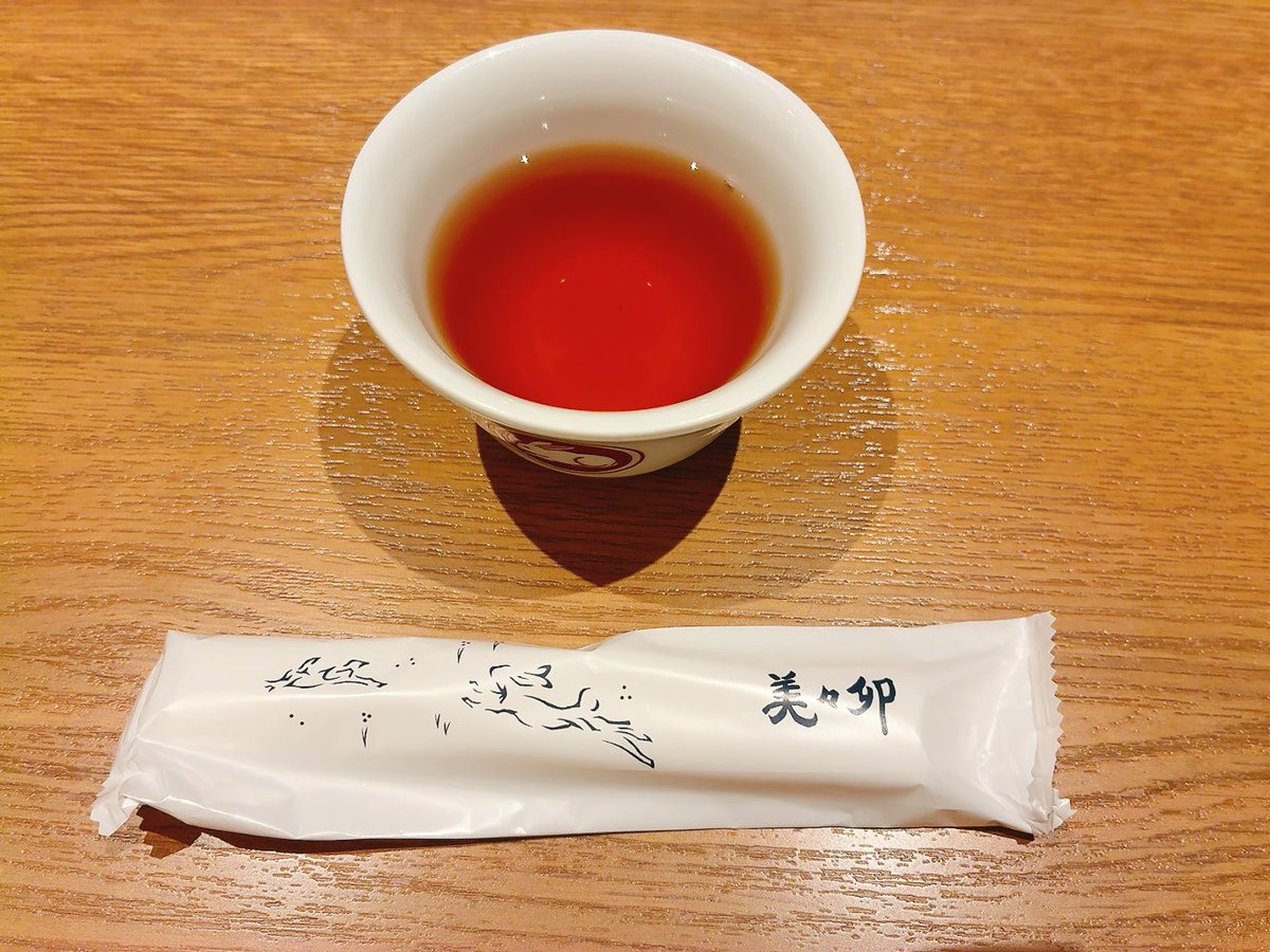 GW後半ですが、大阪にやって来ました。
お腹が空いて久しぶりに美々卯さんへ。かやくうどんのかやくご飯セット。今日のかやくご飯は小柱とひじきで、美味しかったです。わらび餅も付いていました🍵
#大阪 #美々卯