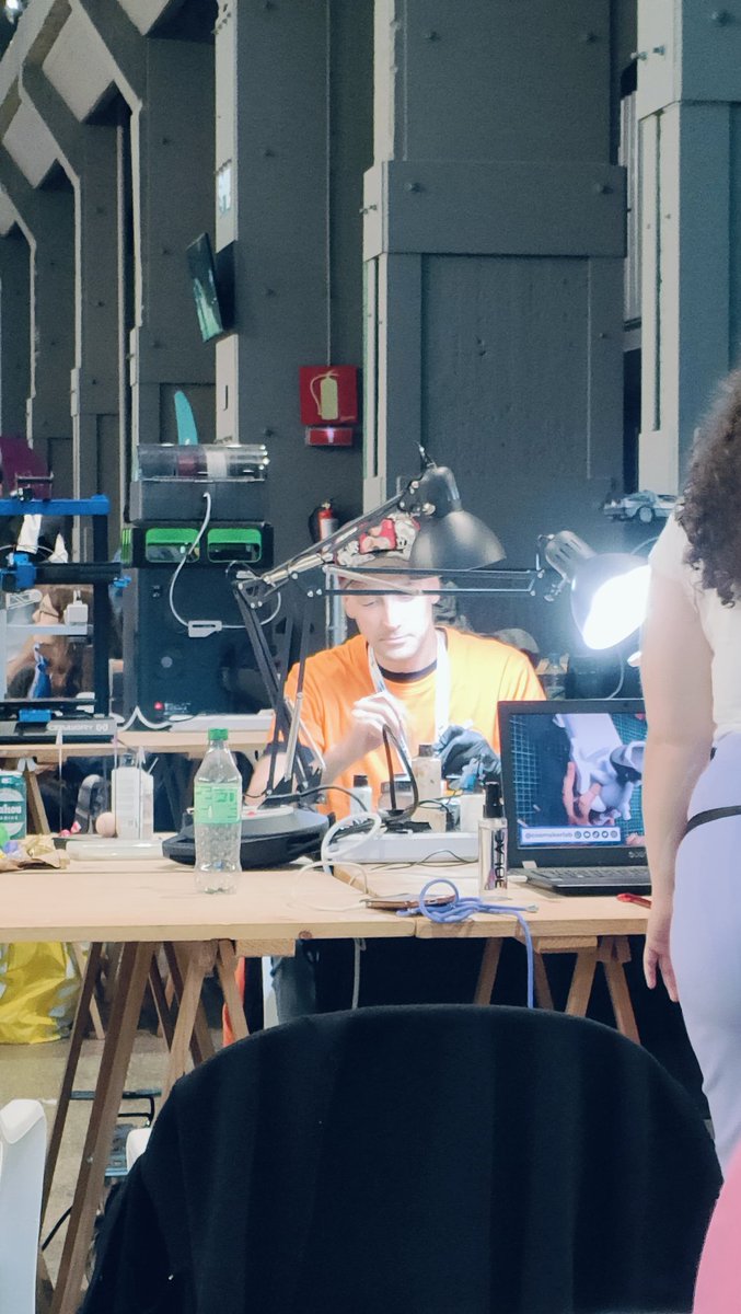 Buenos días! Ayer fué otro gran día en la 3D Printer party!

Hoy volvemos! Si te pasas por aquí etiquetarme que me hace ilusión 😜