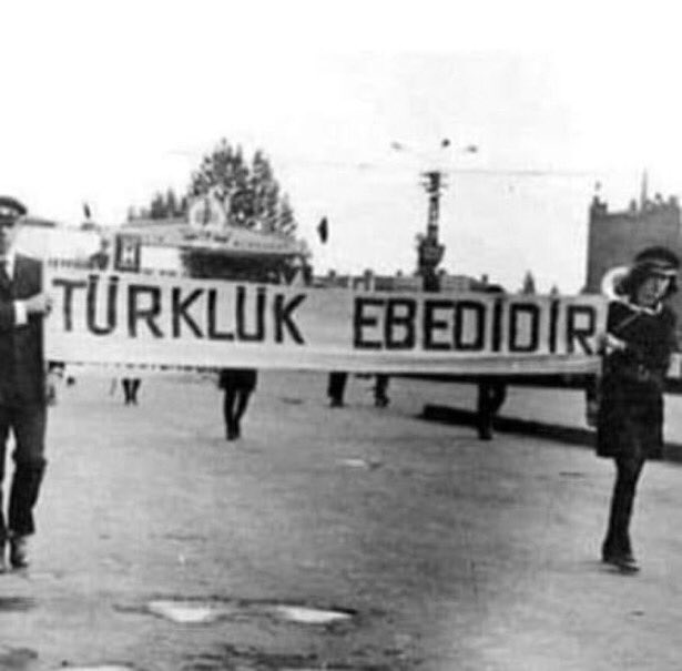 3 Mayıs; Türk milliyetçilerinin, Türk milletinin varlık davası için çektikleri ızdırâbın, elemin, gözyaşının ifâdesidir.”

—Alparslan Türkeş #3MayısTürkçülerGünü #TractorFC #karabağ #kerkük #Halep #doğutürkistan
