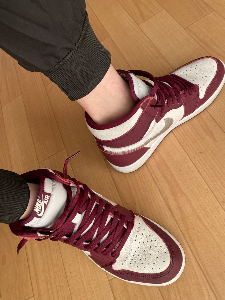 sneaker like tweet media