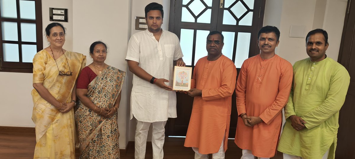 Shri. Yaduveer Krishnadatta Chamaraja Wadiyar, the royal descendant of Mysore and the current Member of Parliament from Mysore-Kodagu (<a href="/yaduveerwadiyar/">Yaduveer Wadiyar</a>), has been graciously invited to the grand Sanatan Rashtra Shankhnad Mahotsav, scheduled to be held in 📍 Ponda, Goa, from 17th