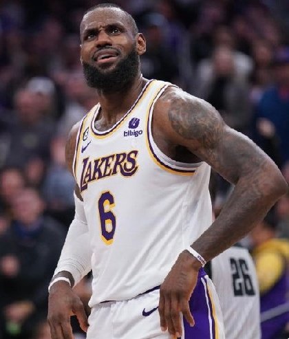 shendy456's tweet image. LeBron - Favored in 30% of Finals
MJ - Favored in 100% of Finals
Kobe - Favored in 100% of Finals
Steph - Favored in 100% of Finals

How does the player favored in 30% of his Finals have an easier path than the players favored in 100% of their Finals?

It just doesn't make sense.