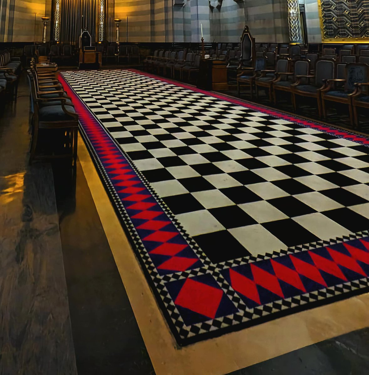 SolomonUGLE's tweet image. What&apos;s with the chessboard? That Chequered Pavement isn&apos;t for playing board games.

It&apos;s a symbol of that wonderful chequered existence we share. It reminds us to keep our balance like a good piece, on the square.

Learn more here: solomon.ugle.org.uk/mod/resource/v…

#Freemasons #DidYouKnow