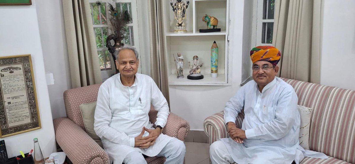 Govind Ram Meghwal (@govindrmeghwal) on Twitter photo पूर्व मुख्यमंत्री श्री <a href="/ashokgehlot51/">Ashok Gehlot</a> जी को जन्मदिन की हार्दिक शुभकामनाएं।
आपका नेतृत्व व जनसेवा के प्रति समर्पण सदैव प्रेरणादायक रहेगा।
ईश्वर आपको दीर्घायु व उत्तम स्वास्थ्य प्रदान करें। पूर्व मुख्यमंत्री श्री <a href="/ashokgehlot51/">Ashok Gehlot</a> जी को जन्मदिन की हार्दिक शुभकामनाएं।
आपका नेतृत्व व जनसेवा के प्रति समर्पण सदैव प्रेरणादायक रहेगा।
ईश्वर आपको दीर्घायु व उत्तम स्वास्थ्य प्रदान करें।