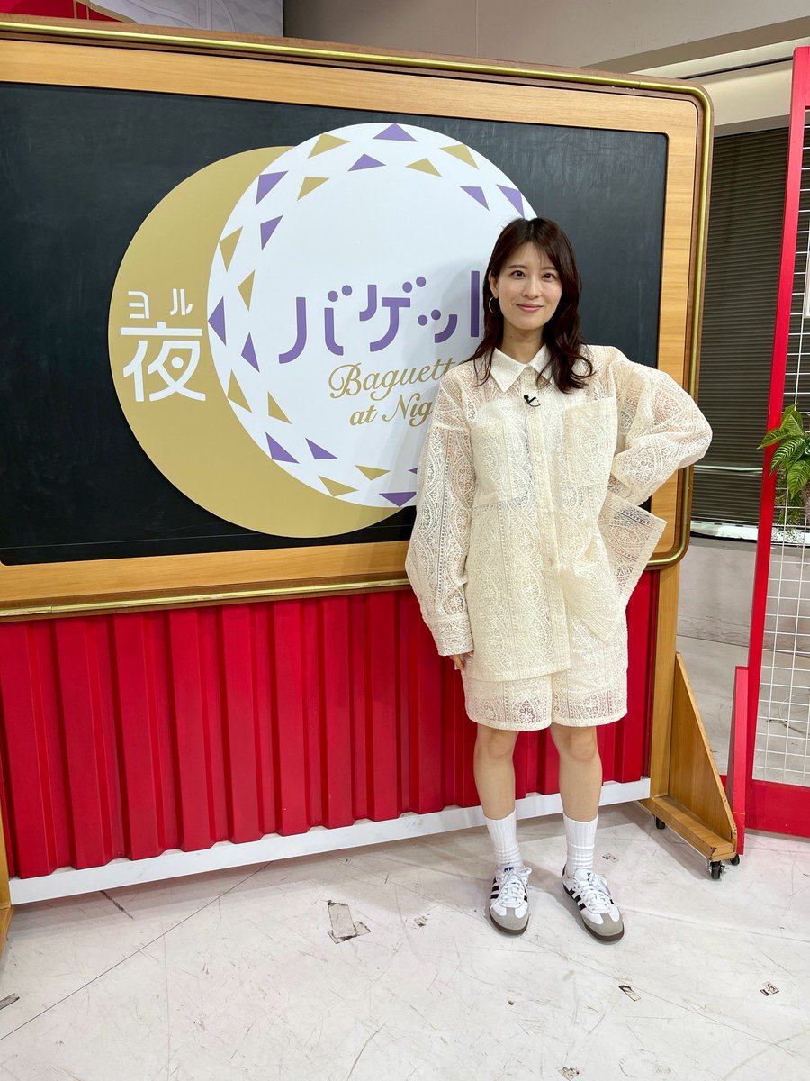 今回のアナファッション👔👗
川畑アナ「春らしく軽やかな衣装と思ったら郡司とシミラールックでした❗️」
郡司アナ「春らしくレースのセットアップで🤍ただ、ボトムスを前後逆にはいてました…（笑）」

GWいかがお過ごしでしょうか？お近くの映画館やお家でアニメ見て過ごすのもまた良しですよ☺️