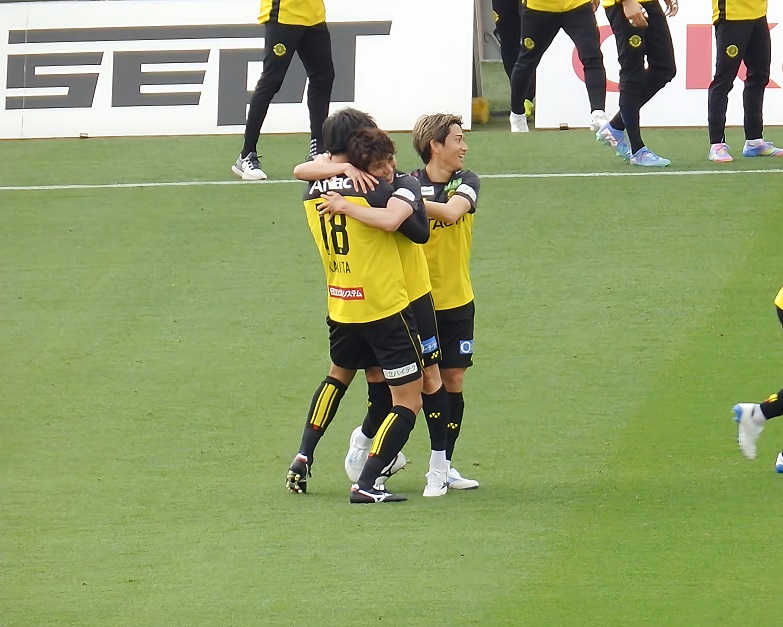 Shin_Instinct's tweet image. 2025-04-26 (Sat.)
v Albirex
1-1

#BigFlag
#渡井理己 #垣田裕暉 #小泉佳穂 
#reysol #柏レイソル ☀️💛🖤
