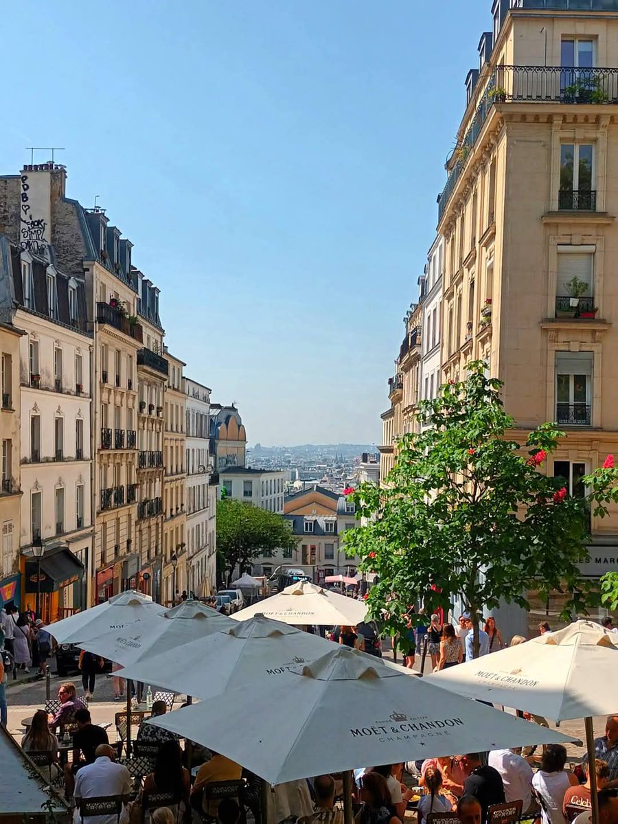 CathMelin's tweet photo. Hier encore, c'était #Paris ! 🤩💖 https://t.co/DhA99zO3Gf