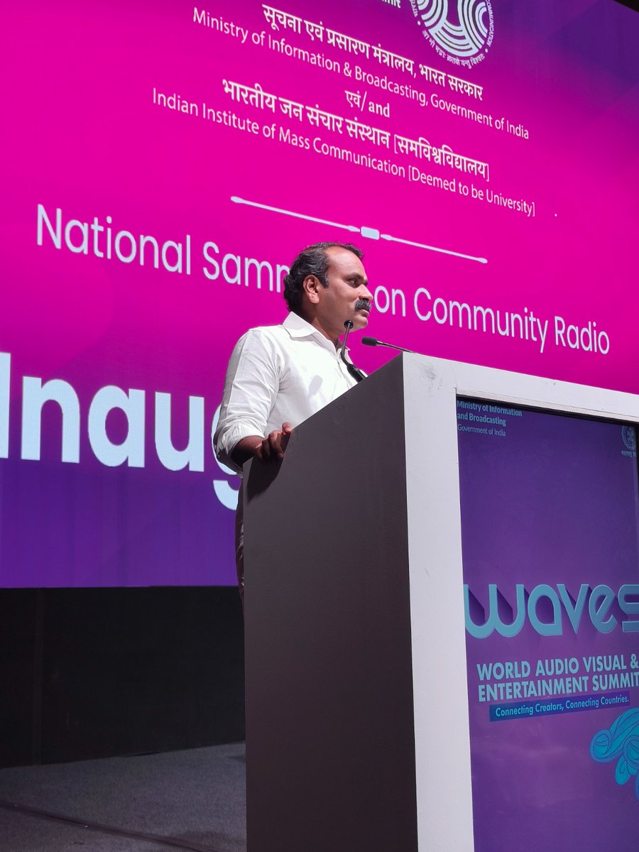 MIB_India's tweet photo. Minister of State for Information & Broadcasting and Parliamentary Affairs, Dr. L. Murugan presented the 10th National Community Radio Awards at National Sammelan on Community Radio in #WAVES2025.
On the occasion, he appreciated the work being done by #CommunityRadios across the nation.
#WAVES #WAVESIndia #WAVESummit #WAVESummitIndia #ConnectingCreatorsConnectingCountries