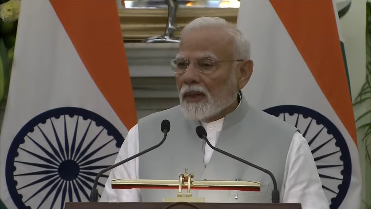 हम एकमत हैं कि आतंकवाद मानवता के लिए सबसे बड़ा खतरा है।

पहलगाम में हुए आतंकी हमले में मारे गए लोगों के प्रति  राष्ट्रपति लोरेंसू और अंगोला की संवेदनाओं के लिए मैं उनका आभार व्यक्त करता हूं। 

- पीएम <a href="/narendramodi/">Narendra Modi</a>