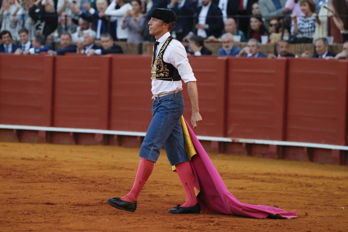 HOY UN HÉROE TOREA EN SEVILLA

DON MANUEL ESCRIBANO NOGALES