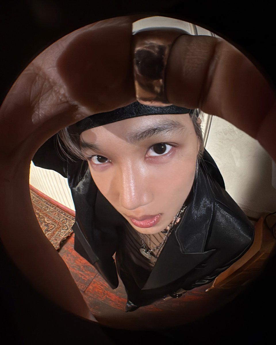 EXO tweet media