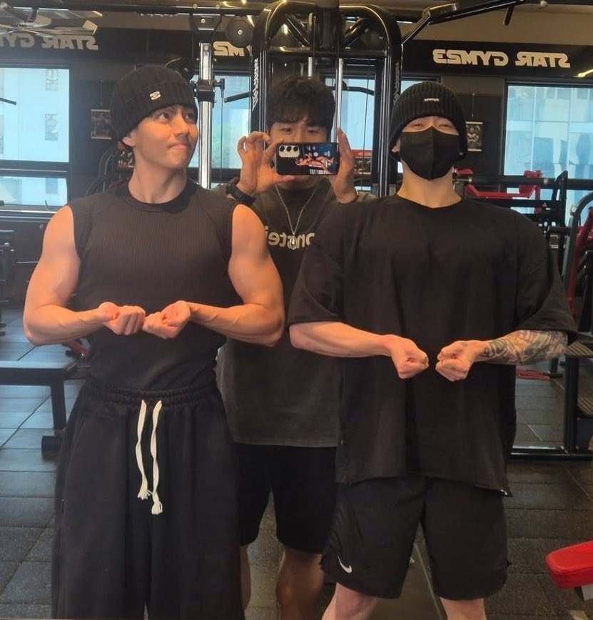 smol_kia's tweet image. They’re so big 🥹