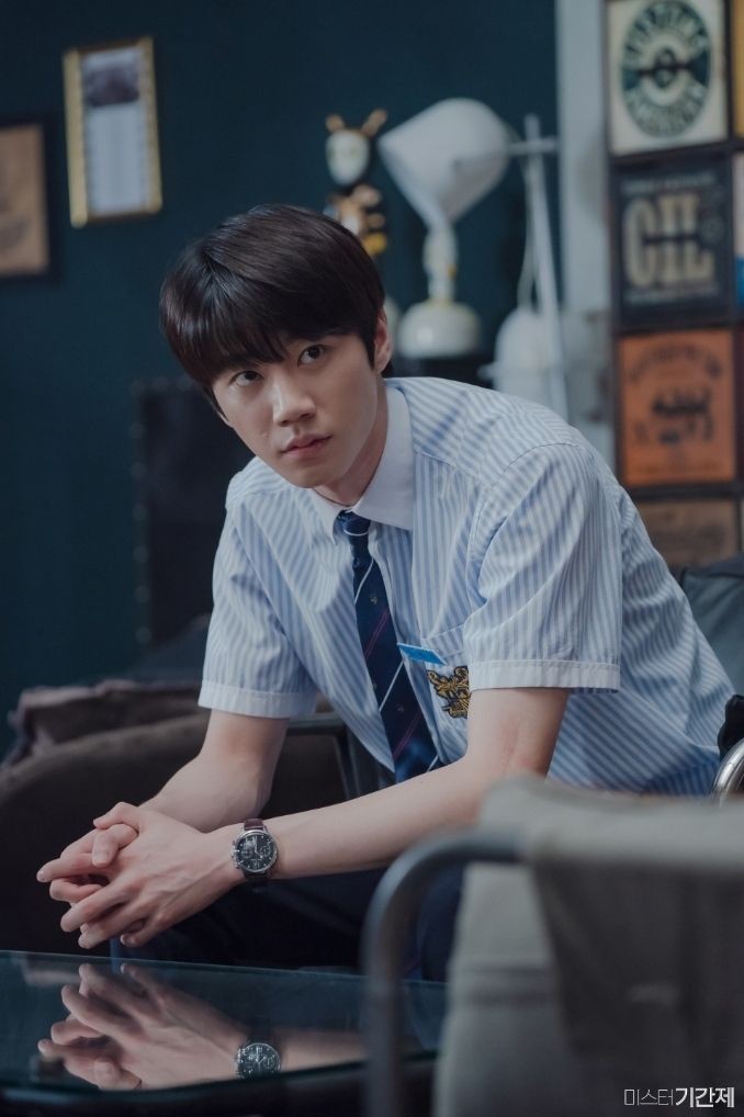 kdrama_menfess's tweet photo. Guys, kalian pertama kali liat Lee Jun Young dimana? Ceritain dong 😍
Kalau sender pertama kali liat dia di •kdm• Class of Lies, salfok soalnya cakep banget 🤭 https://t.co/QmVxH6wizD