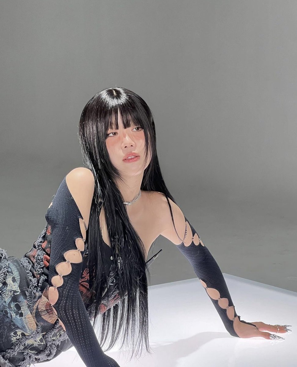 JTwiceeee's tweet image. A VERY NECESSARY THREAD TO SOOJIN DISCOGRAPHY: 

Because y’all love to say that you care about her but you don’t even know one single song of her