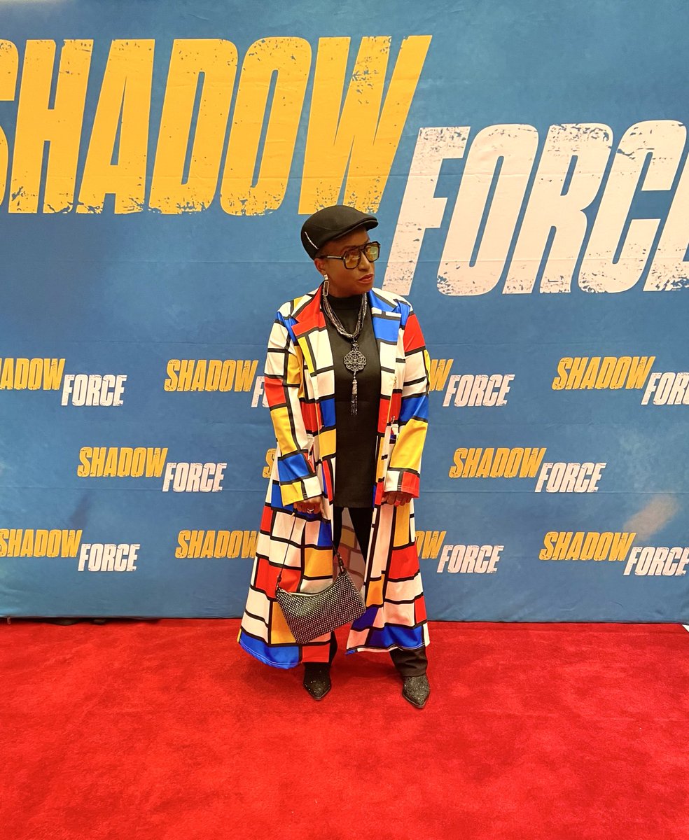 StylistMichelle's tweet image. What a night! 🤩 Congratulations to producer Stephen “Dr.” Love on the premiere of his new movie “SHADOW FORCE”🍿 🎥🎬 Thank you Adisa Communications for hosting this great red carpet event! 🙌🏾❤️👏🏾 #tvstyleexpert #shadowforce #shadowforcemovie #shadowforceatx #premiere