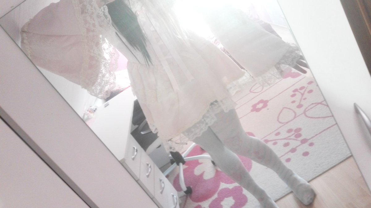✞♡ k a r o l i i n a ♡✞ tweet media