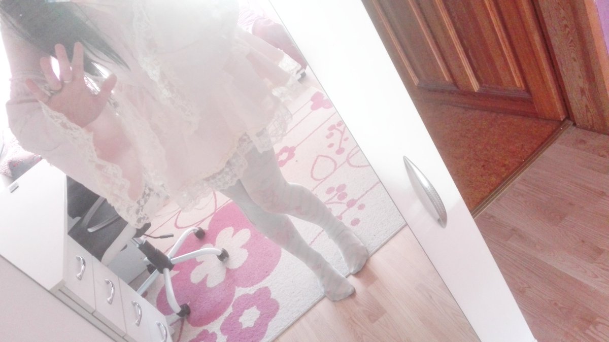 ✞♡ k a r o l i i n a ♡✞ tweet media