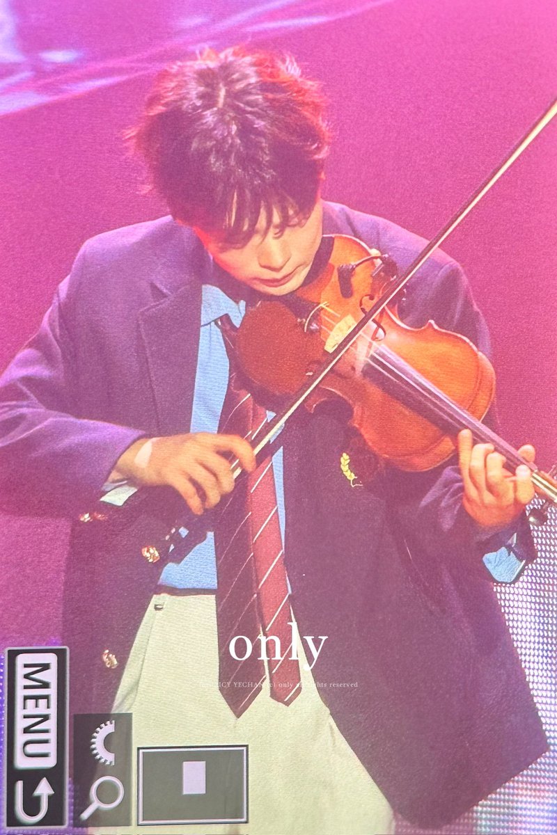 예찬님아ㅜㅜ 제가 콘서트장까지는 갔는데요 공연장 안은 못가네요ㅜㅜ 내년쯤 만나..