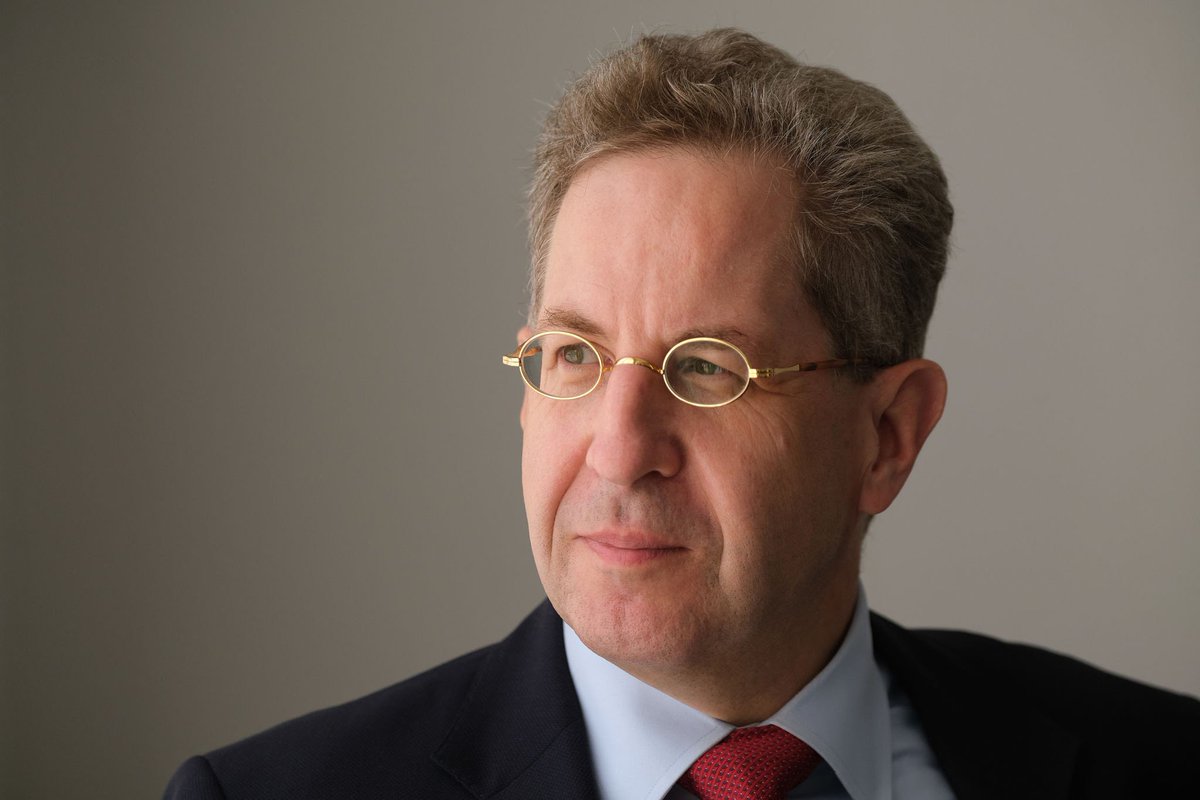 herqles_es's tweet photo. 🇩🇪🇺🇸 | El exjefe de la Inteligencia alemana, Hans-Georg Maaßen, denuncia que el Gobierno ha utilizado a la agencia para perseguir al que ya es el principal partido, AfD, y agradece a Estados Unidos su denuncia al golpe a la democracia que esto supone. https://t.co/Uvqx8mpz8d