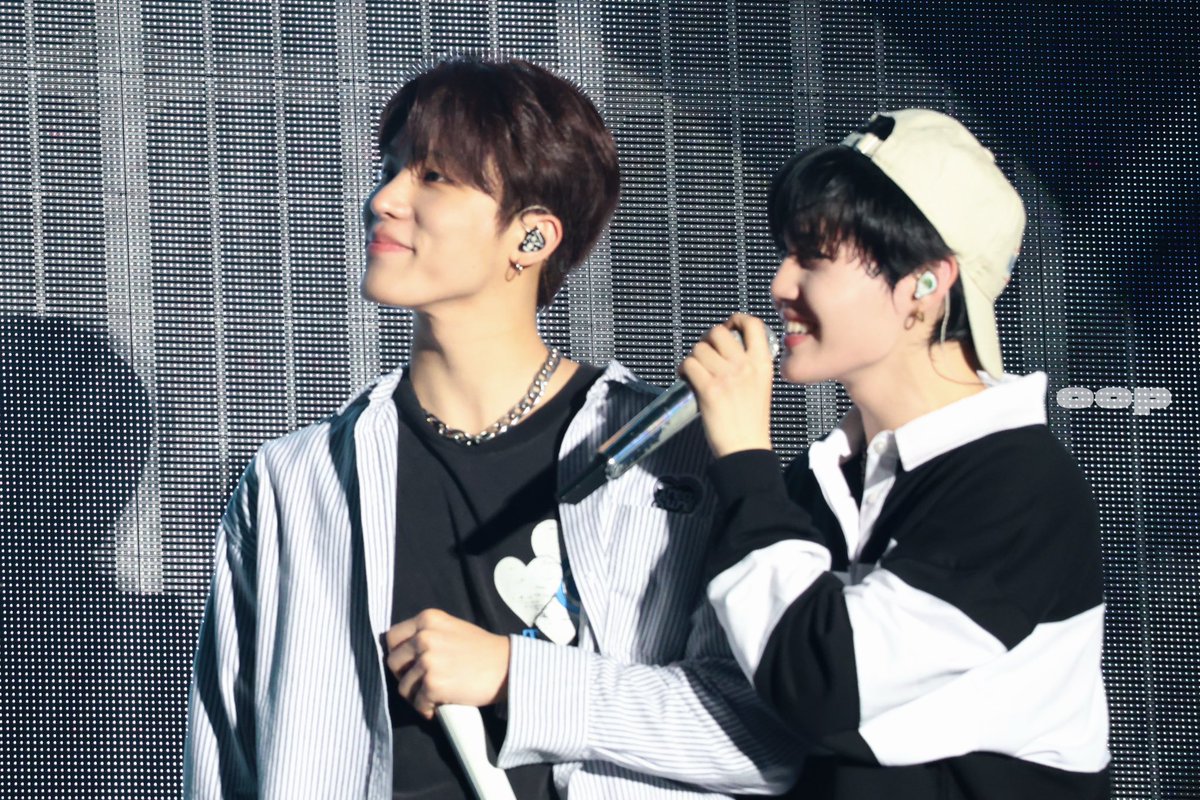 hourly dowoo tweet media