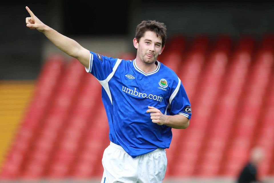 PFA Northern Ireland (@pfa_ni) on Twitter photo Standing ovation required for <a href="/curtis_allen/">Curtis Allen</a>
Congratulations on a fantastic career🤩
#irishleague #legend #niflpremiership Standing ovation required for <a href="/curtis_allen/">Curtis Allen</a>
Congratulations on a fantastic career🤩
#irishleague #legend #niflpremiership