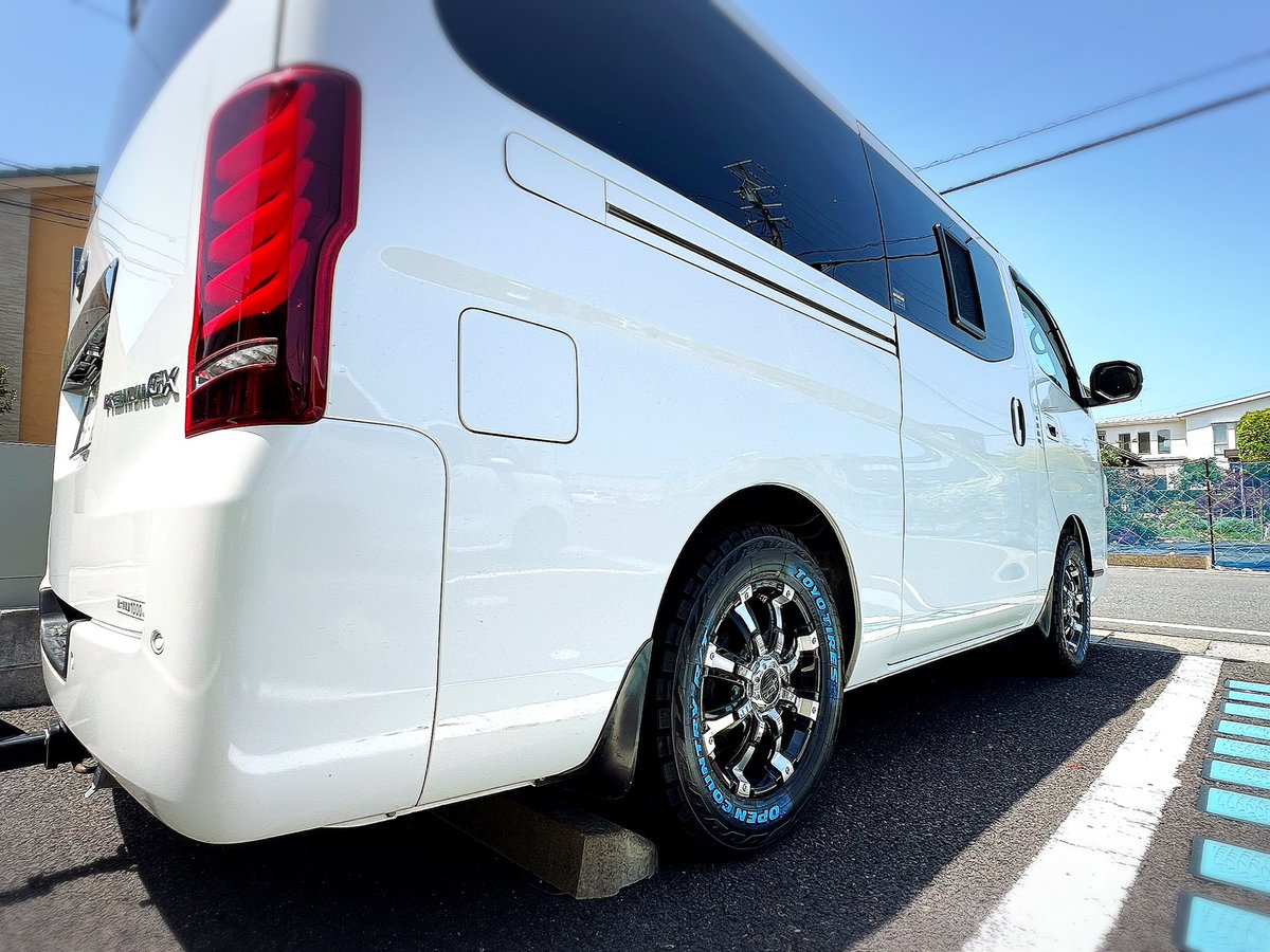 okuda_manabu's tweet photo. 今日はタイヤ交換
かなり片減りが酷かったので
TOYOタイヤのオープンカントリーR/Tに
オフロードやアウトドア感があるタイヤ
#teamtoyotires #opencountryrt #crimsonwheels #mgwheels #valenti https://t.co/sqVYu5Edor