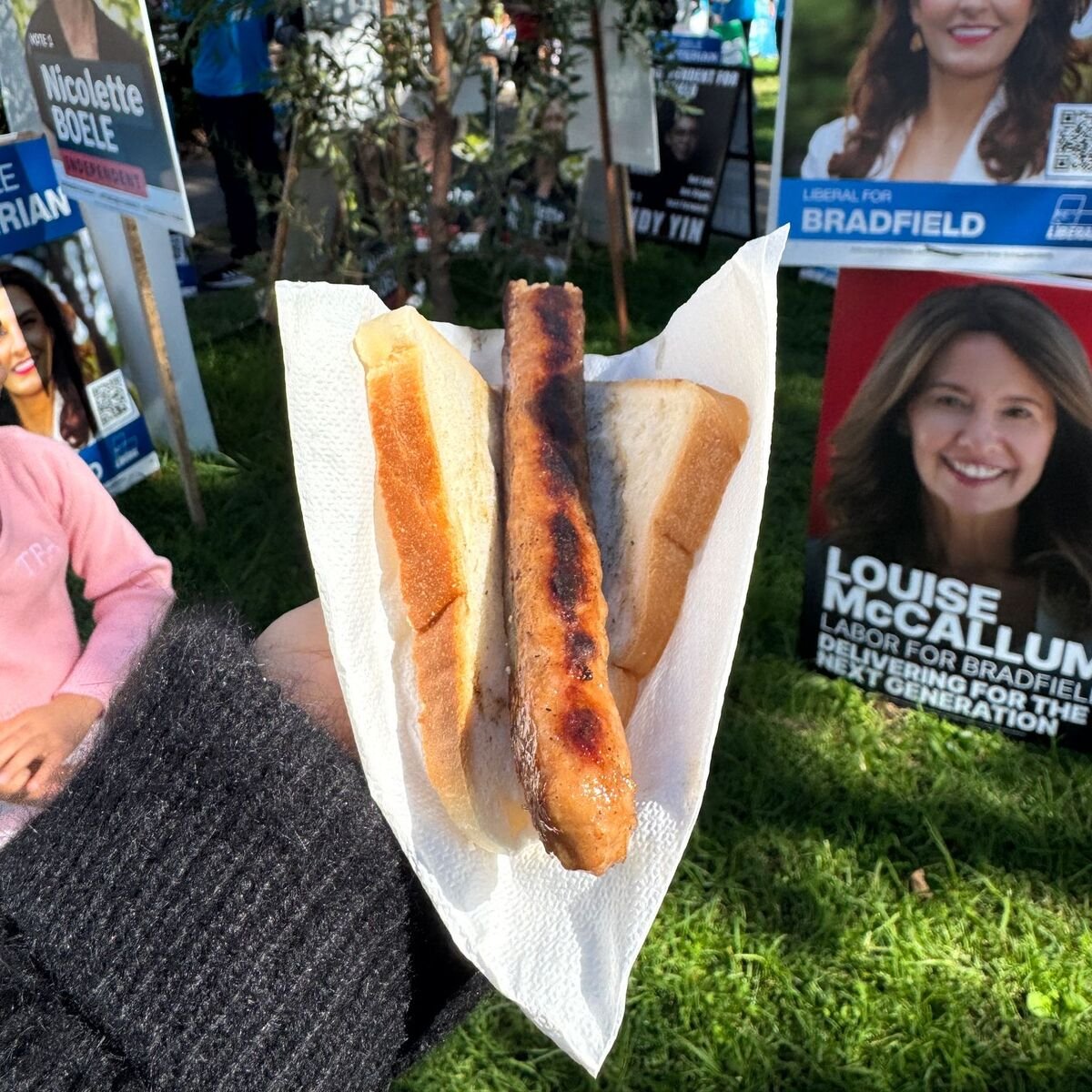 If you need a democracy sausage in your life, there are some extraordinary specimens in Bloomberg's Australia election results live blog: bloomberg.com/news/live-blog…