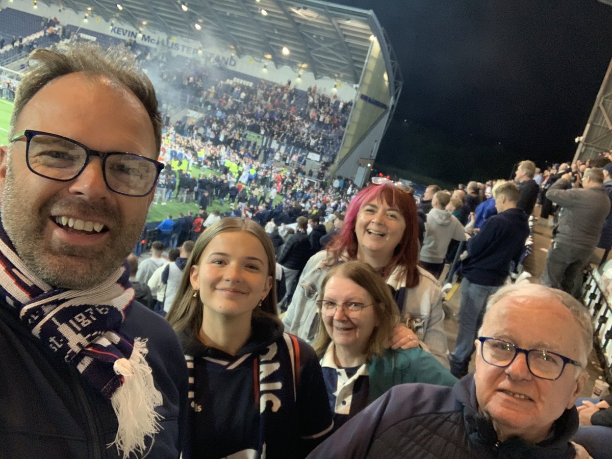 What it means following <a href="/FalkirkFC/">Falkirk FC</a> 
Sharing with mum, dad, sister and daughter. 

Stuck in League 1 going nowhere to Invincible and Premiership in 2 seasons.

What a job by the management, players and fans ⚽️👏👏. COYB