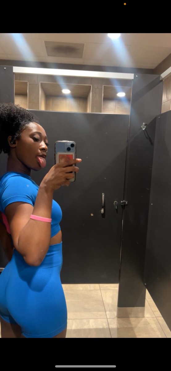 EbonyToeDesire's tweet photo. Open wide and say “ahhhh”. 
Catch mommies spit 💦

Findom • Ebony Domme • BNWO • spit fetish • https://t.co/XAfYogAKjU