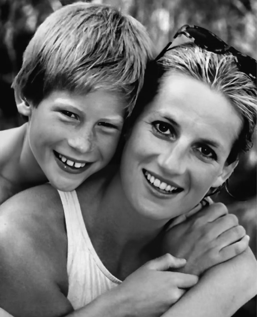 claireXanda's tweet photo. Prince Harry is saying that “ you are not rewriting my history for me ”. 
If you watch how they have rewritten his mother’s history for her over and over, he’s making sure it never happens again . 
He wants to make sure that they wont come up with anything but his own words. https://t.co/oWYm3gvSEh