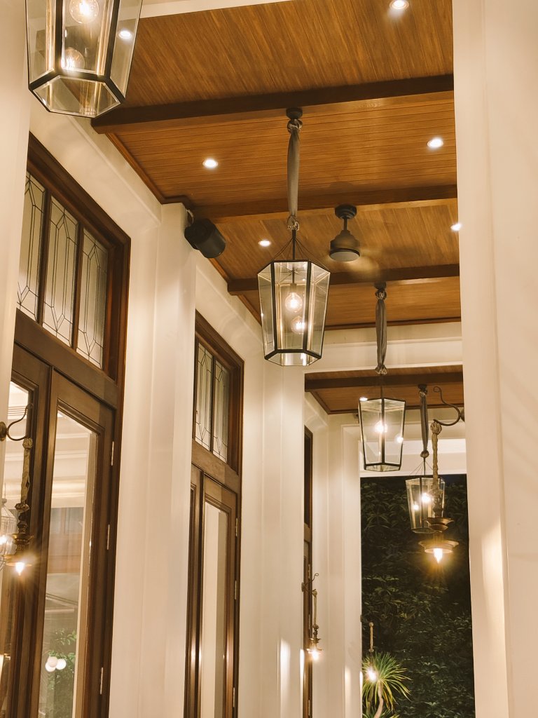 definitelystudy's tweet image. Today's photos dump
📍Layar Seafood Manyar, Surabaya, Indonesia. 
#LayarSeafood
#Photography
#Night
#Restaurant
#Random