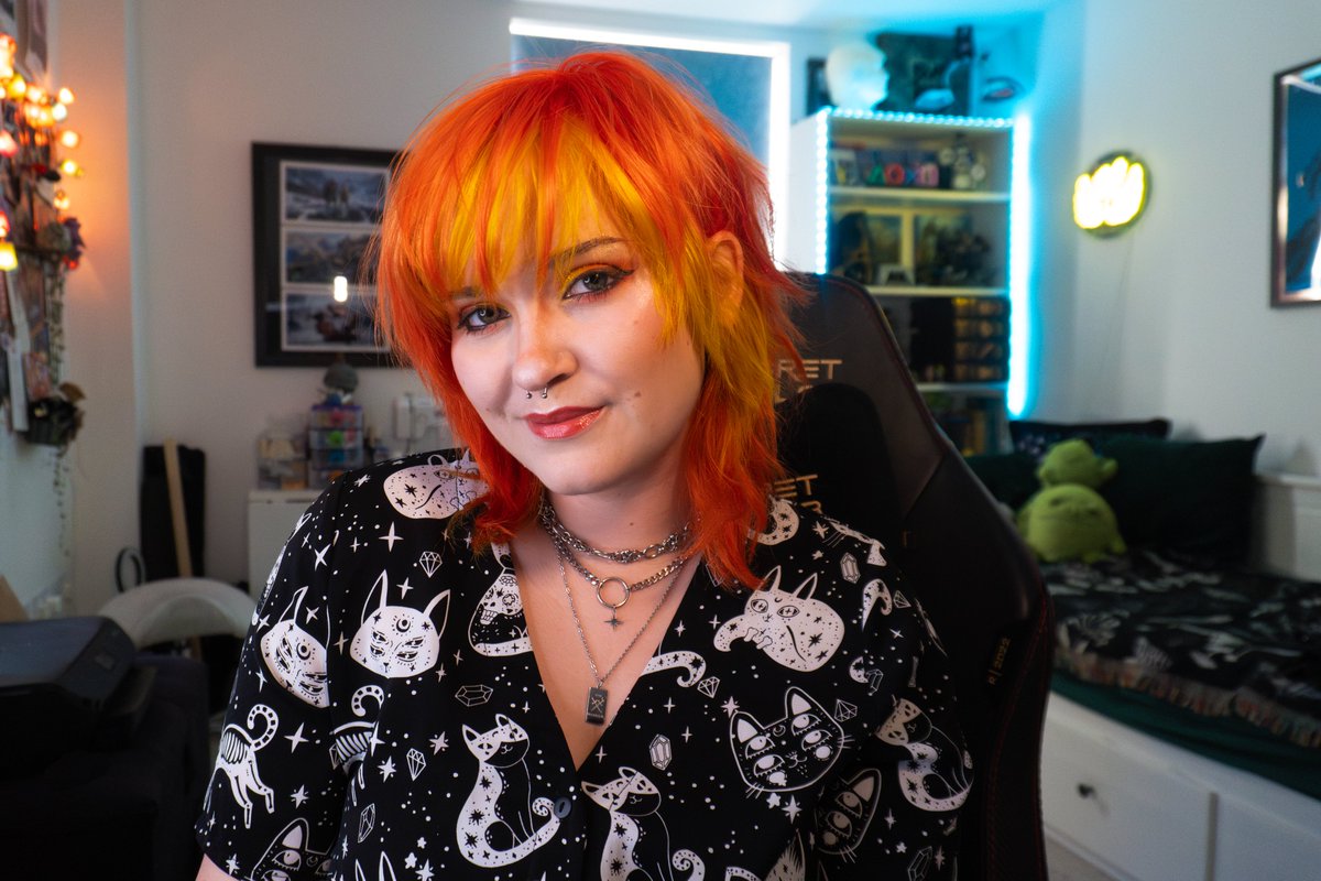 oh yeah, I got new hair btw 🧡🔥❤️